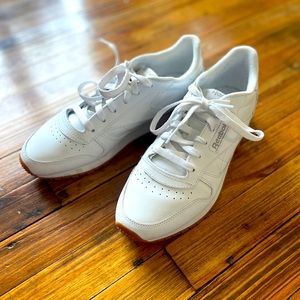 [SOLD] Reebok Classic Women’s 9